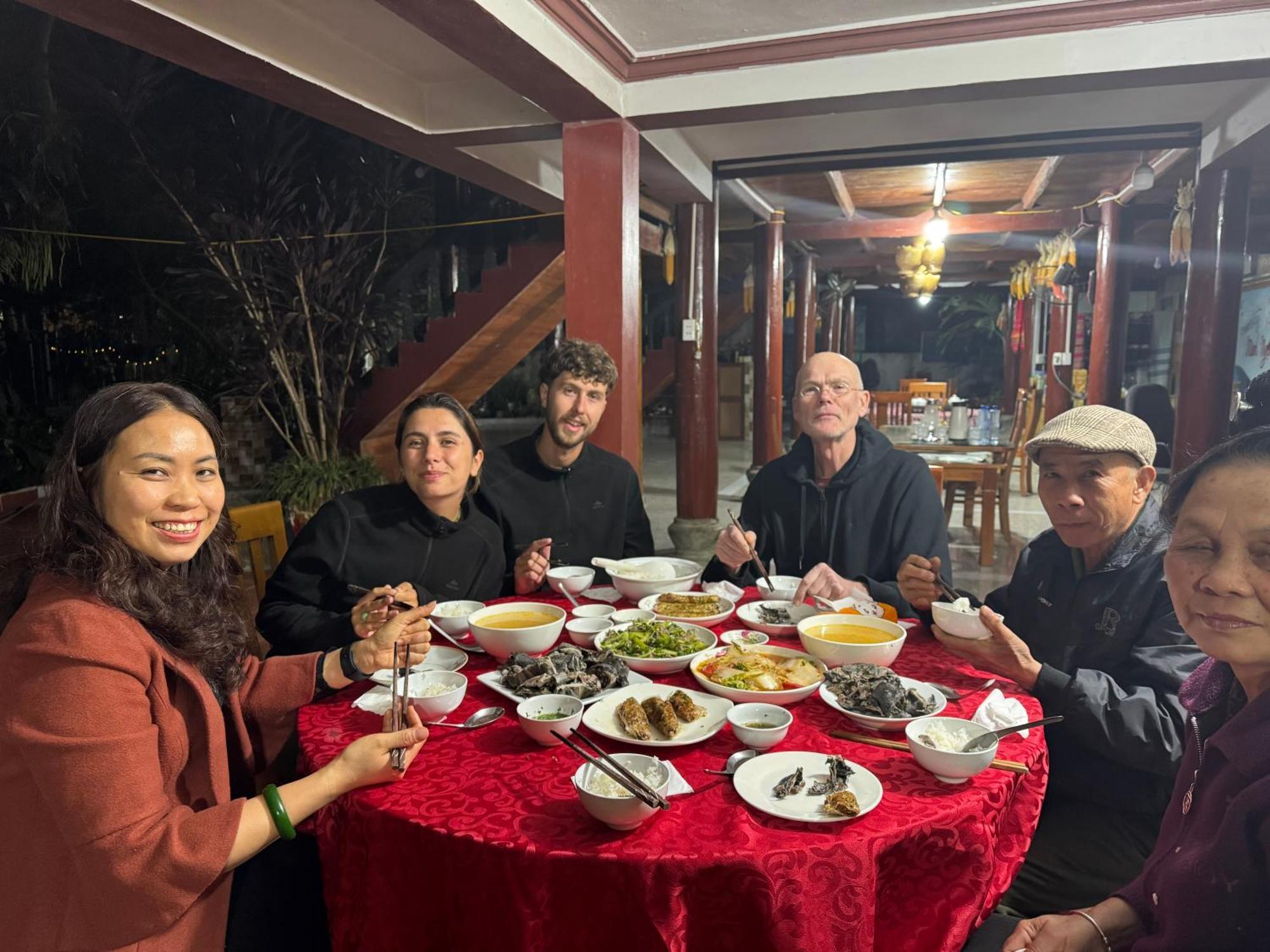 Minh Ngoc Homestay Dien Bien Phu Ban Him Lom Exterior foto
