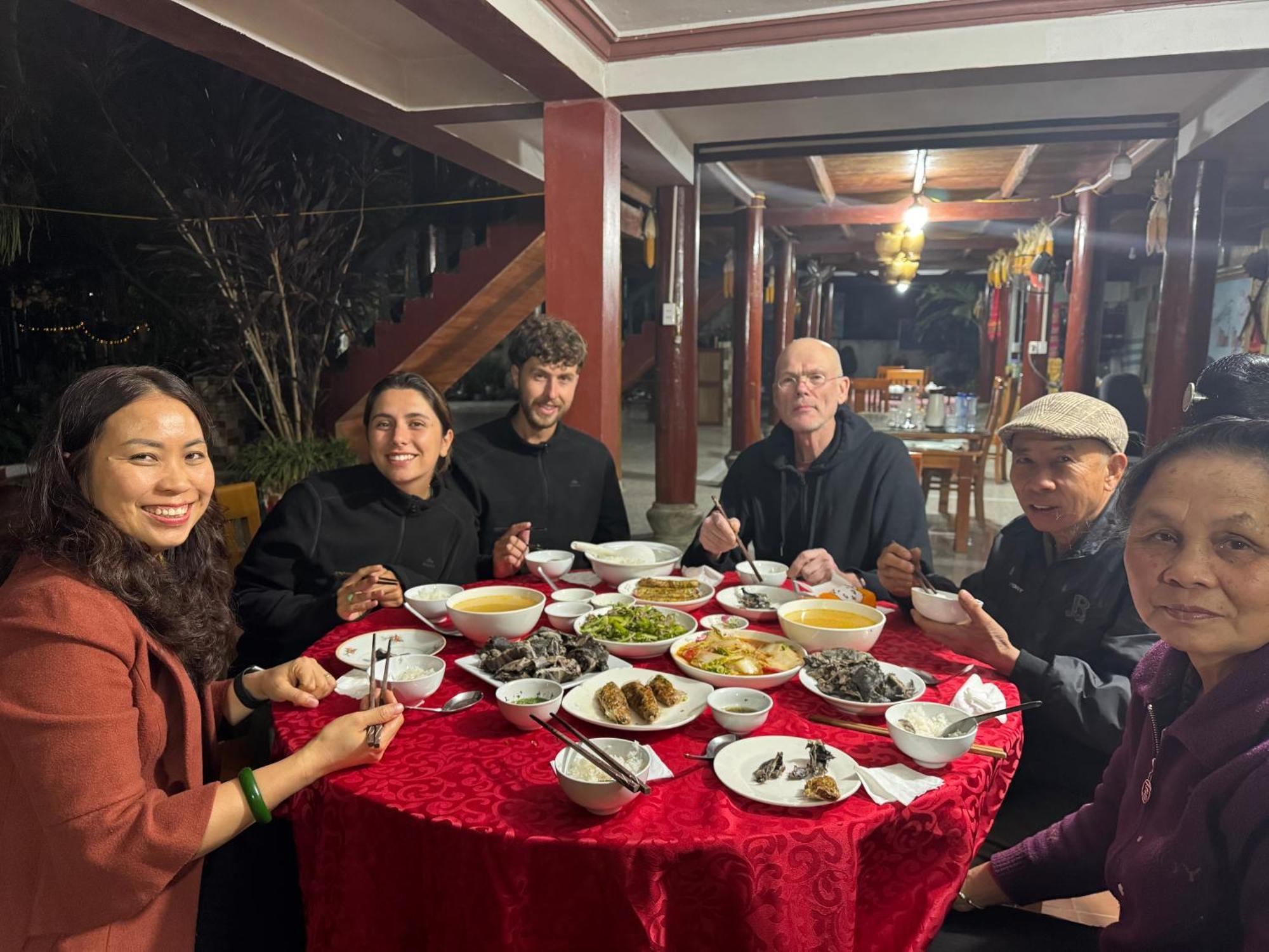 Minh Ngoc Homestay Dien Bien Phu Ban Him Lom Exterior foto
